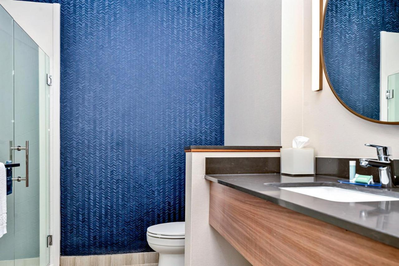 Fairfield Inn & Suites By Marriott Corinth South Denton Area Bagian luar foto
