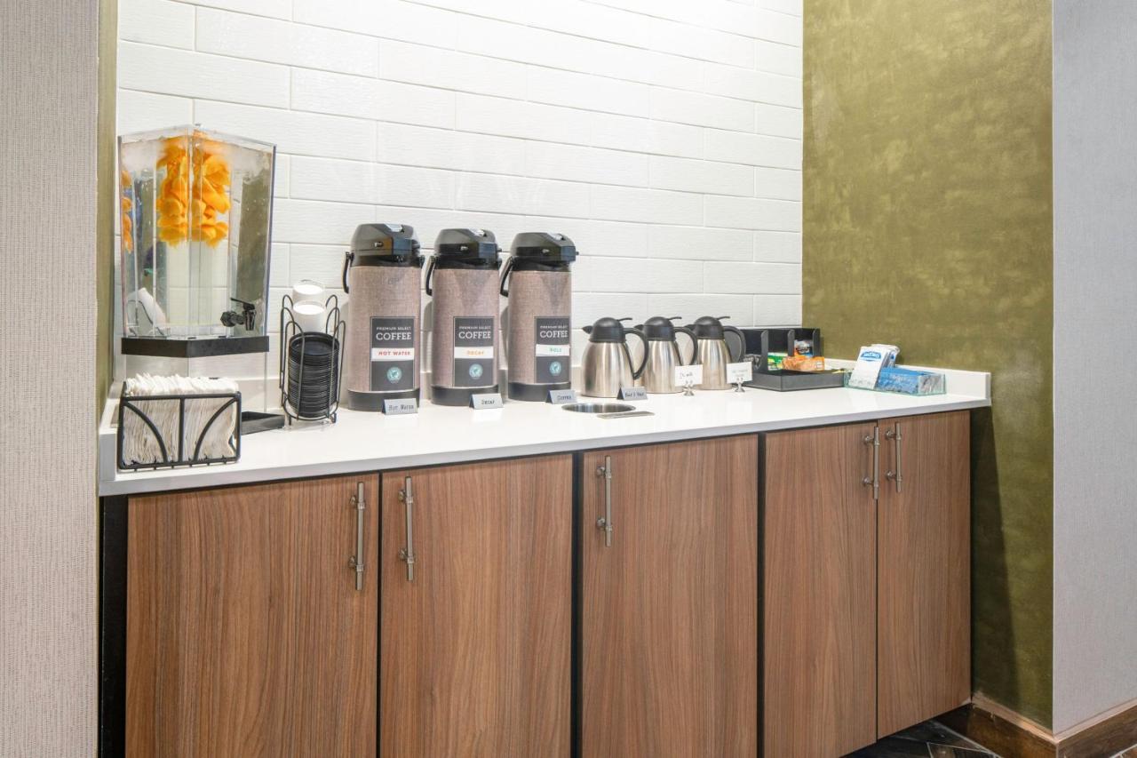Fairfield Inn & Suites By Marriott Corinth South Denton Area Bagian luar foto