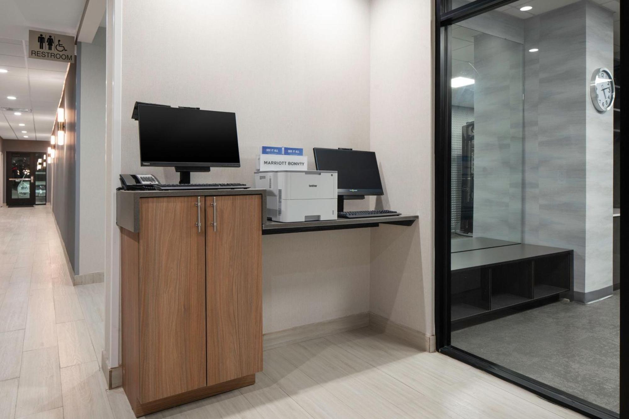 Fairfield Inn & Suites By Marriott Corinth South Denton Area Bagian luar foto