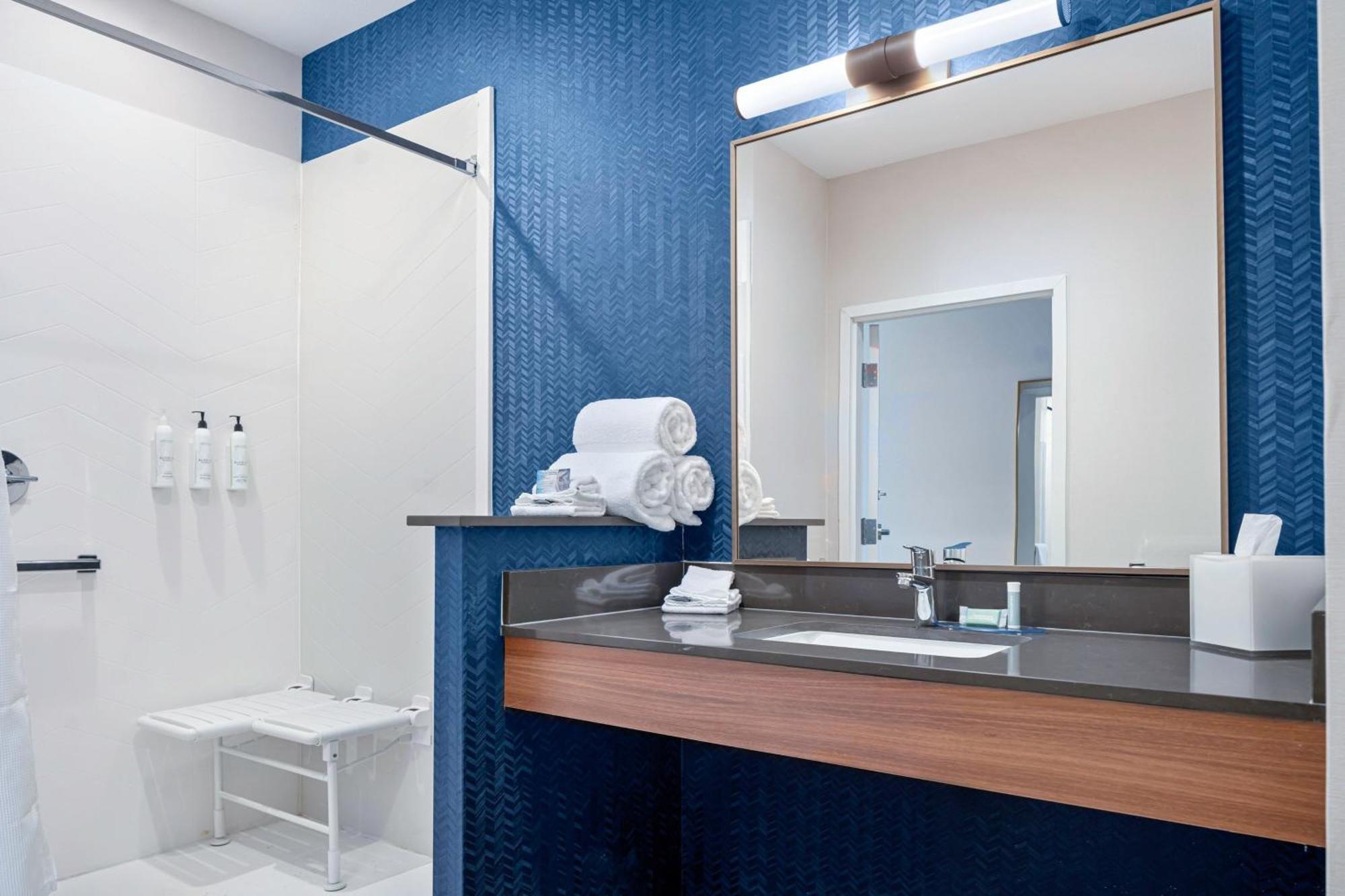 Fairfield Inn & Suites By Marriott Corinth South Denton Area Bagian luar foto