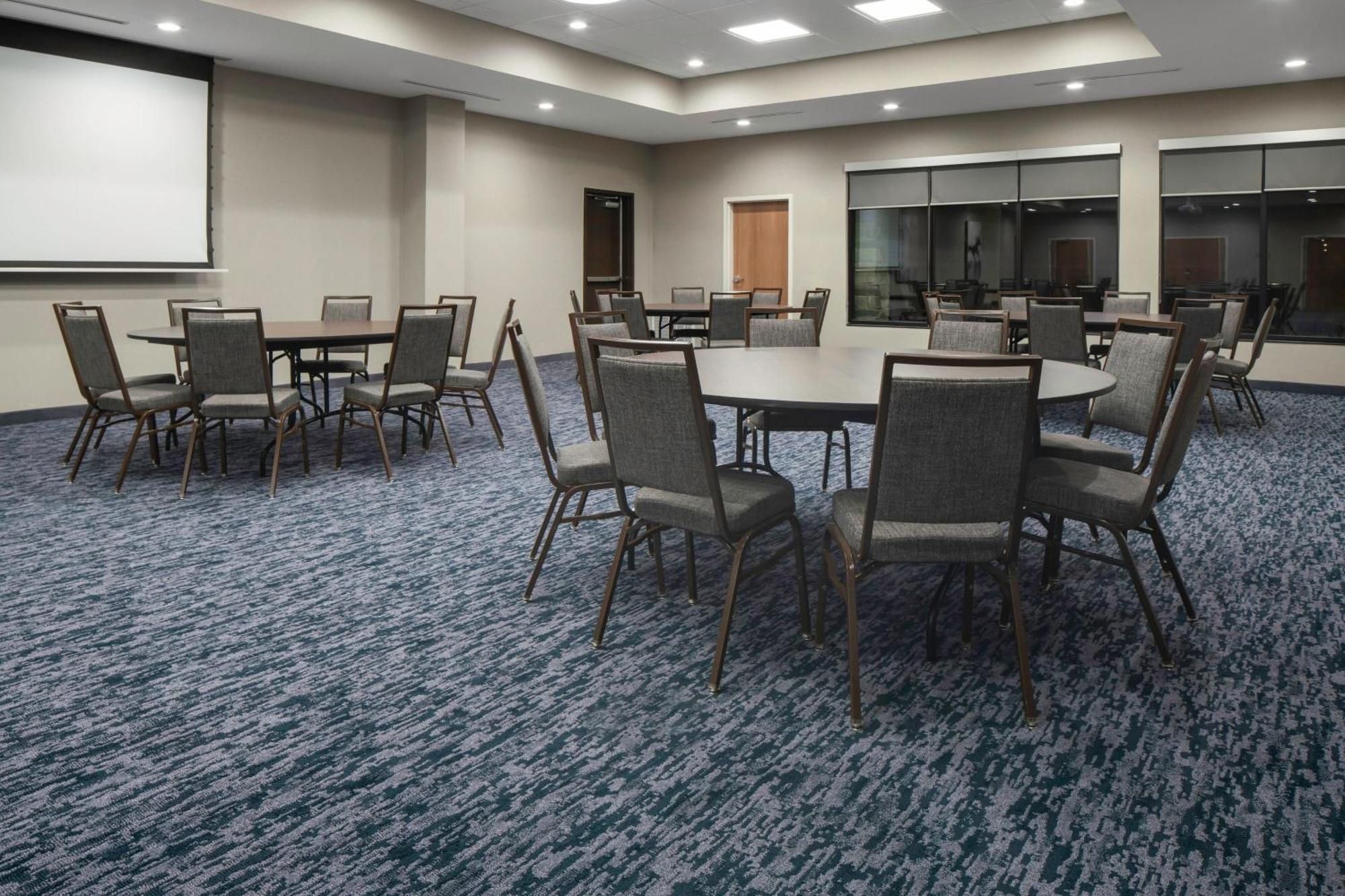 Fairfield Inn & Suites By Marriott Corinth South Denton Area Bagian luar foto